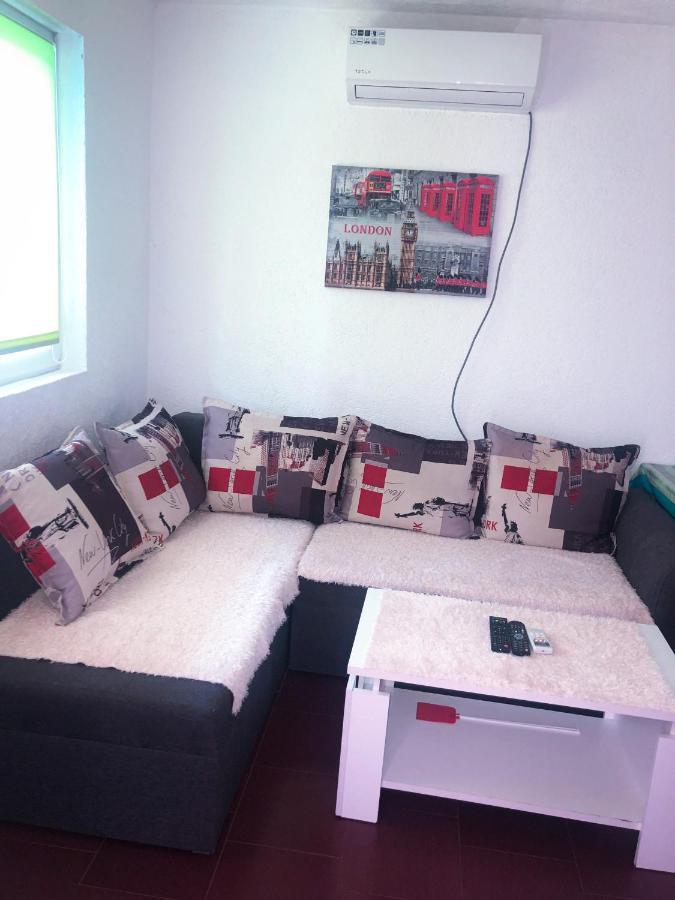 Renata Holiday Apartments Улцинь Екстер'єр фото