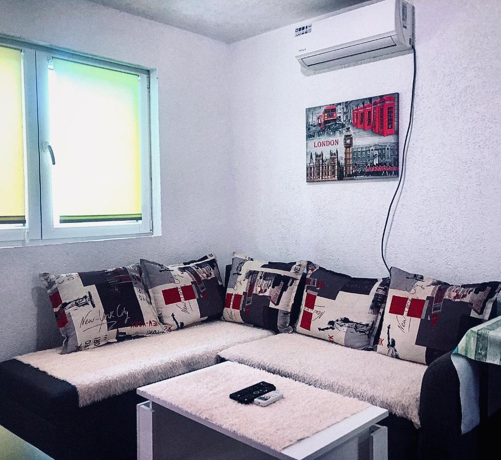 Renata Holiday Apartments Улцинь Екстер'єр фото